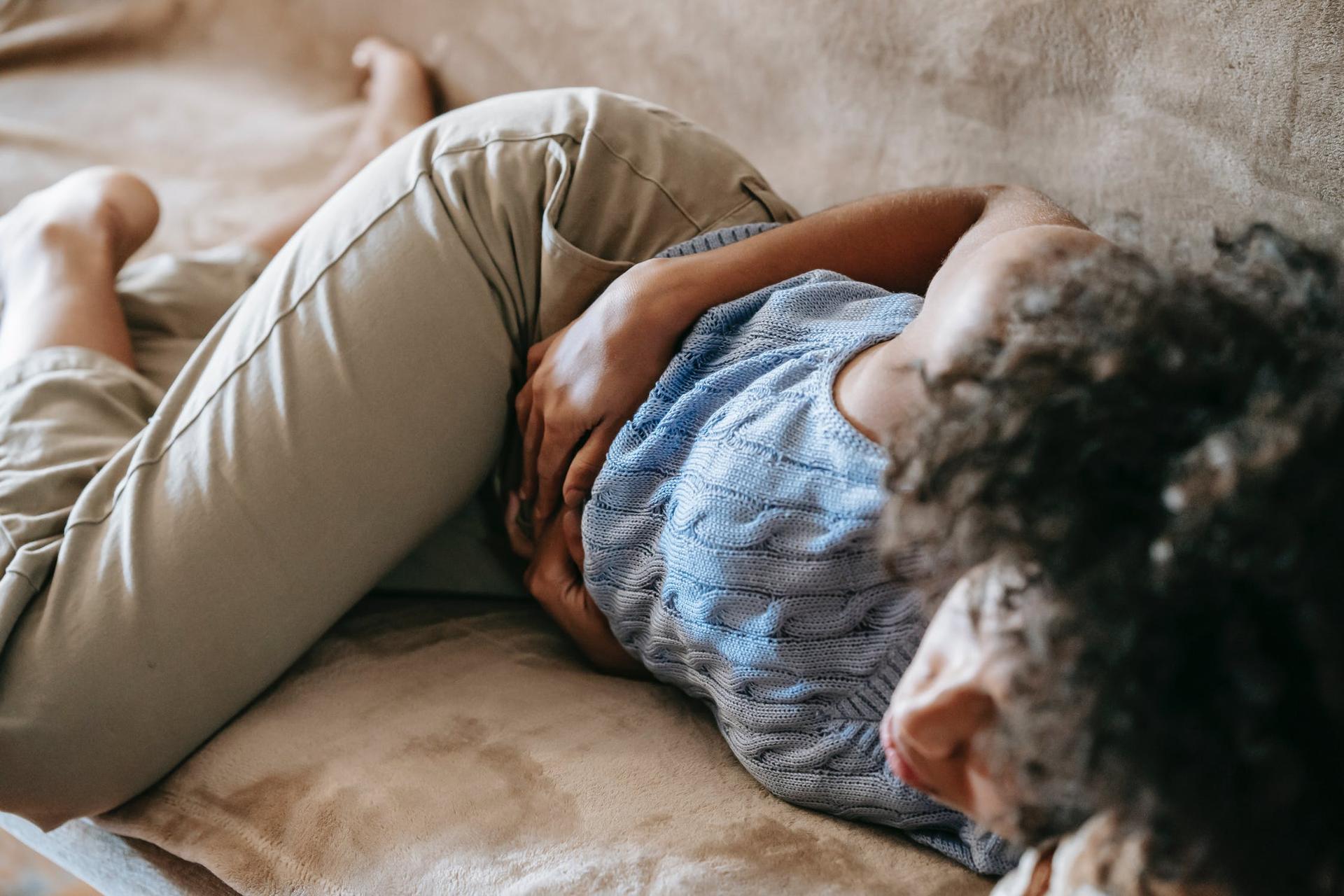 Dicas para aliviar a cólica: como diminuir o incômodo